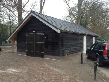 HGG-10 Lariks zwart geplaatst bij Hockey club H.C Bloemendaal